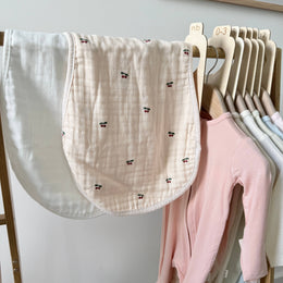 Ali+Oli - Bamboo Muslin Burp Cloth Set 2-Pack (Cherry-White)